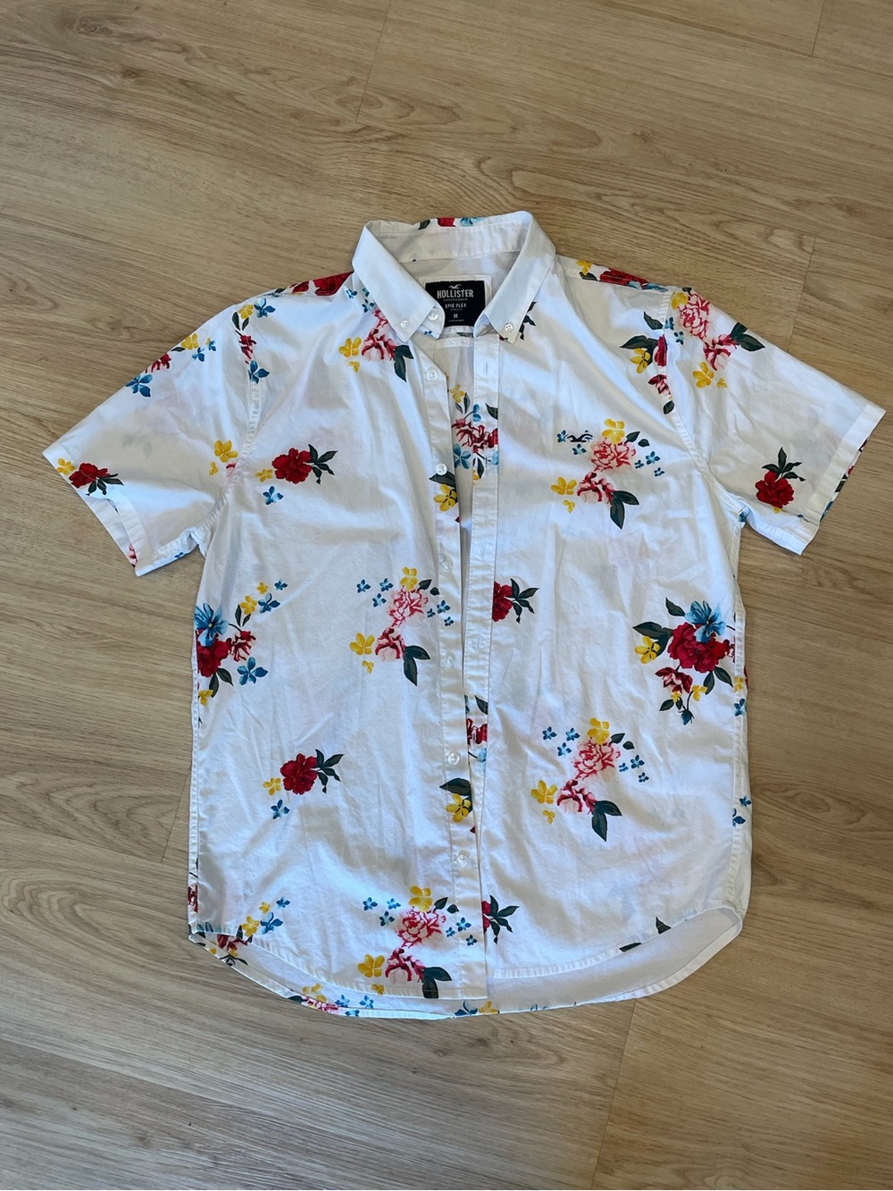 Hollister White Short-Sleeve Floral Button-Down Shirt